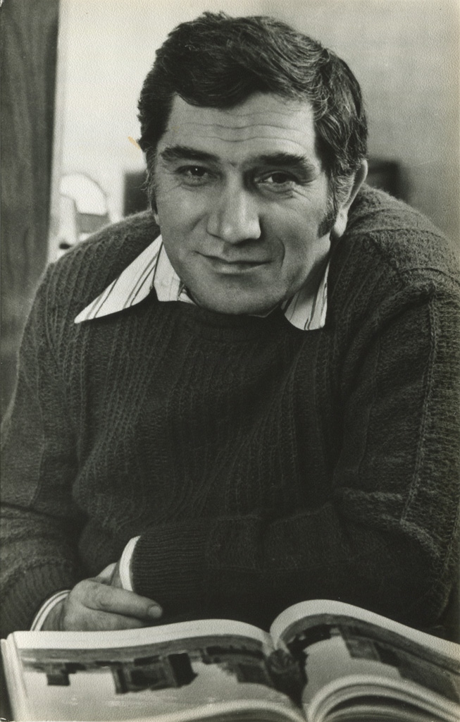 Actors of the Soviet cinema - 1984 - Armen Dzhigarkhanyan - Джигарханян Армен Борисович.jpg