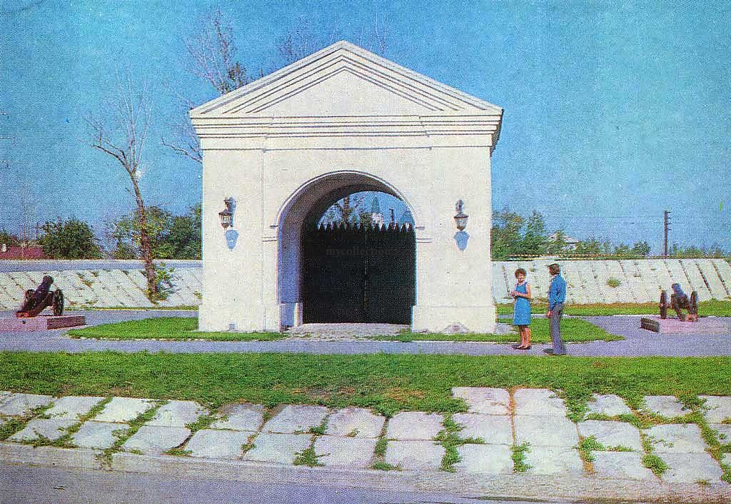 Semipalatinsk - Ямышевские ворота Семипалатинской крепости.jpg